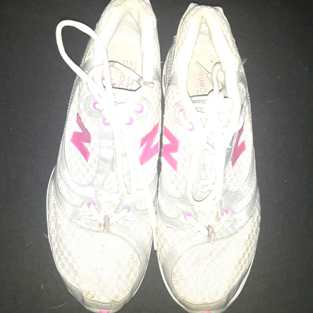 Womens tennis shoes new balance